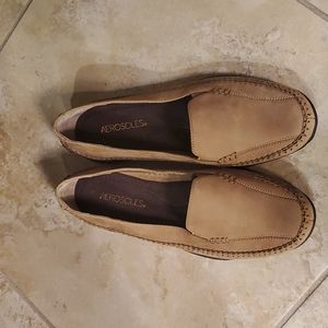 AEROSOLES healthy woman  👞